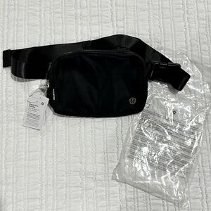 NWT Lululemon Everywhere Belt Bag 1L Black
